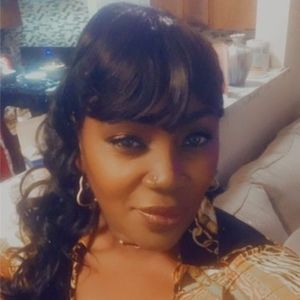 Meet your Posher, Carleda